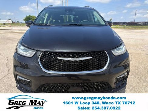 Used 2022 Chrysler Pacifica Touring-L FWD image 9