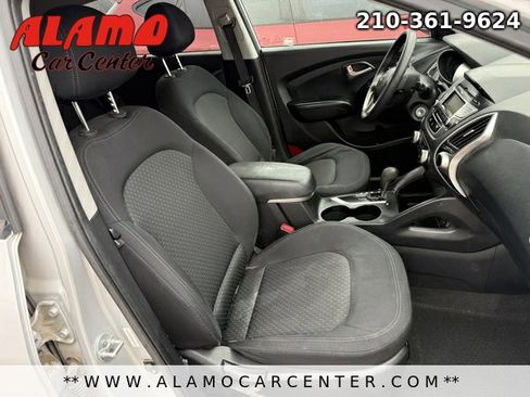 Used 2012 Hyundai Tucson GL image 10