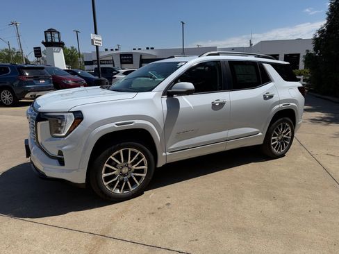 New 2026 GMC Terrain Denali AWD/4WD image 7