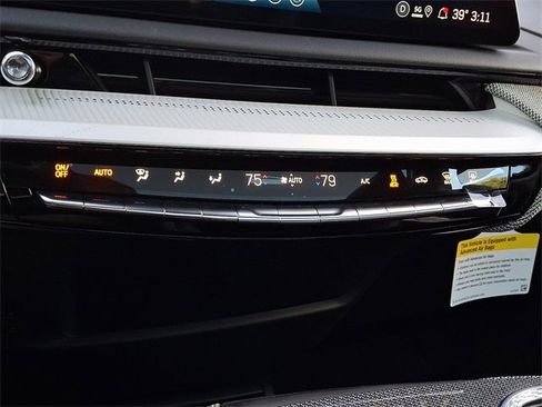 Certified 2025 Cadillac Optiq Sport 1 w/ LPO, ONYX Package image 17