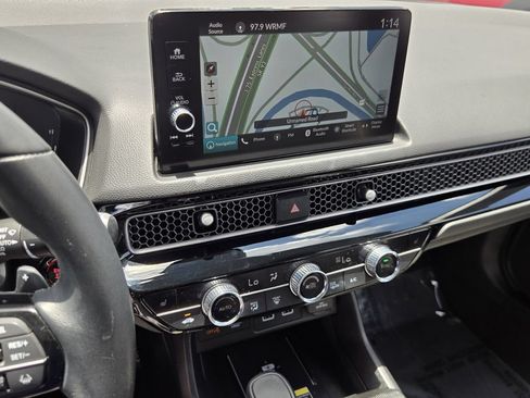 Certified 2024 Honda Civic Sport Touring image 19