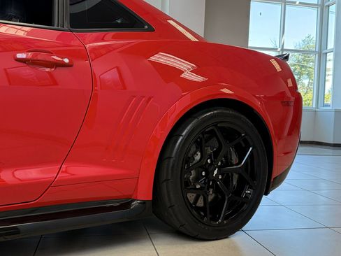 Used 2015 Chevrolet Camaro Z/28 RWD image 17