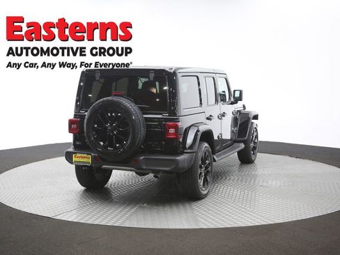 Used 2025 Jeep Wrangler Unlimited Sahara AWD/4WD image 39