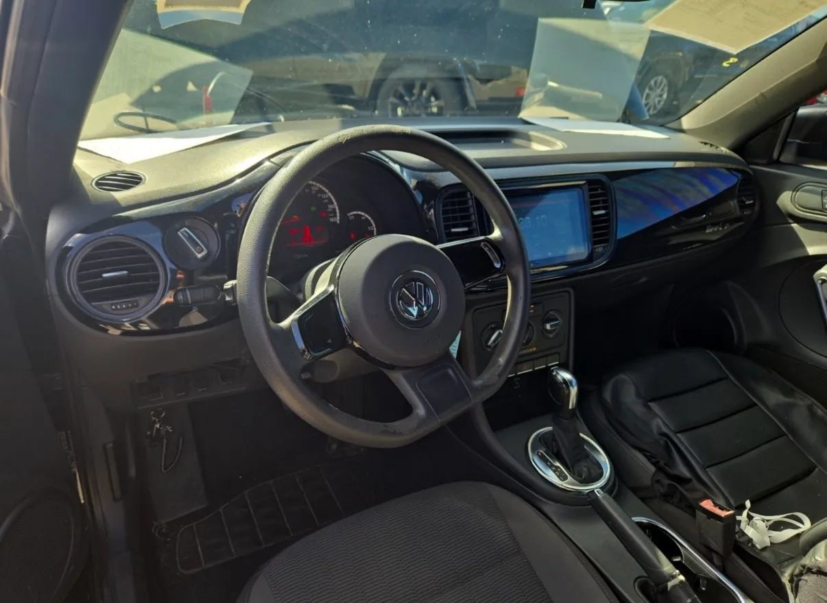 Used 2013 Volkswagen Beetle 2.5 FWD image 6