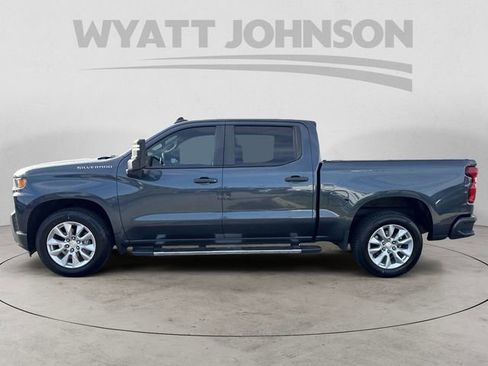 Used 2020 Chevrolet Silverado 1500 Custom w/ Custom Value Package RWD image 2