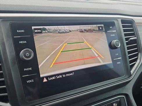 Used 2021 Volkswagen Atlas SE image 13