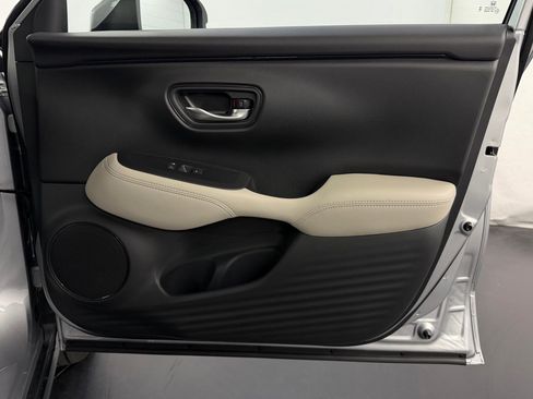 New 2026 Honda HR-V LX image 32