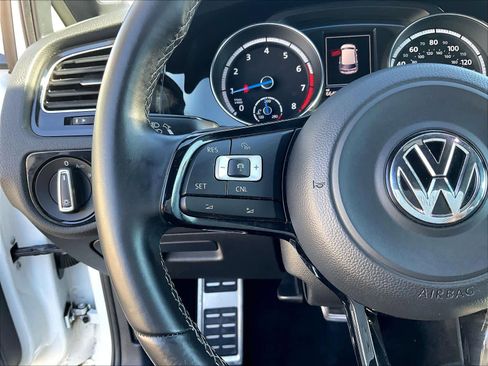 Used 2017 Volkswagen Golf R 4-Door image 20