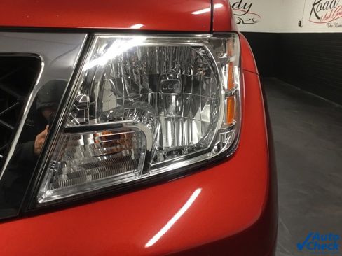 Used 2017 Nissan Frontier SV image 17