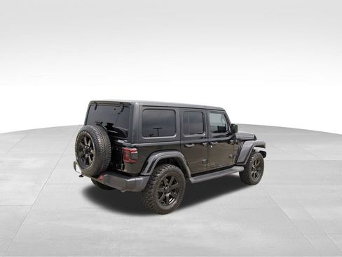 Used 2019 Jeep Wrangler Unlimited Sahara AWD/4WD image 4