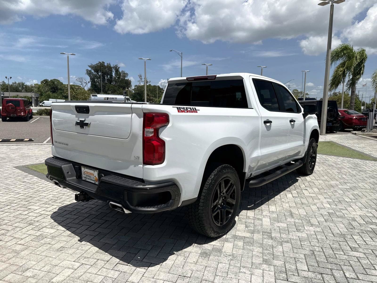 Used 2026 Chevrolet Silverado 1500 LT Trail Boss w/ LT Trail Boss Premium Package AWD/4WD image 5