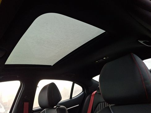 Certified 2023 Genesis G70 2.0T w/ Sport Prestige Package image 21