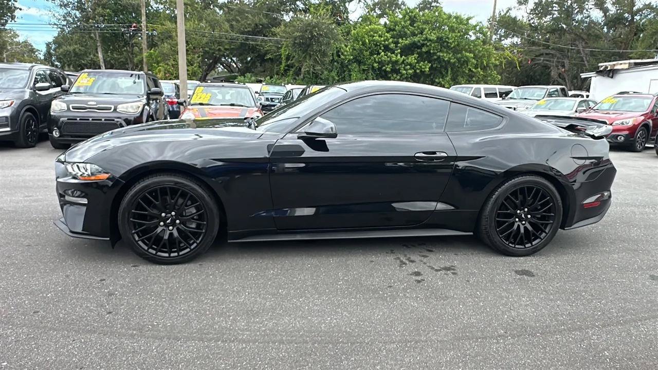 Used 2018 Ford Mustang Coupe RWD image 14