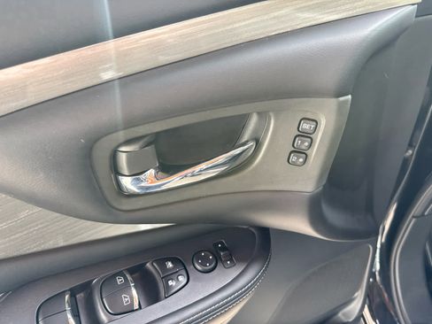 Used 2018 Nissan Murano SL w/ Midnight Edition Package image 12