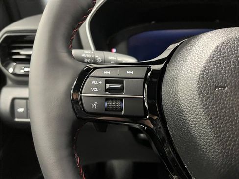 New 2025 Honda Pilot Black Edition image 15