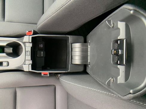 Used 2023 Toyota Corolla LE image 28