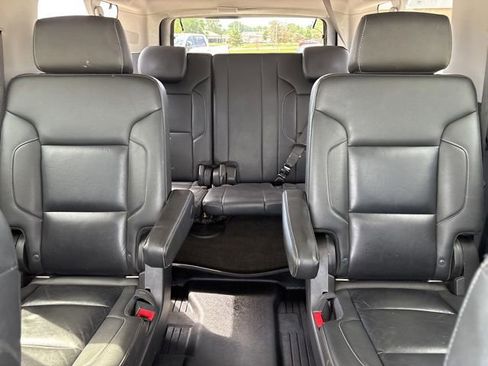 Used 2018 Chevrolet Suburban LT AWD/4WD image 28