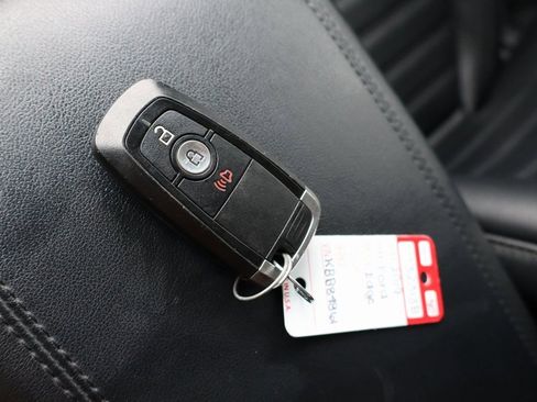 Used 2019 Ford Edge SEL w/ Equipment Group 201A image 9