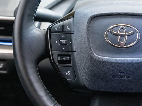 Used 2025 Toyota Prius XLE FWD image 18