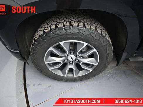 Used 2021 Chevrolet Silverado 1500 RST AWD/4WD image 35