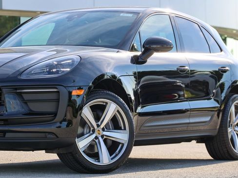 New 2026 Porsche Macan AWD/4WD image 9