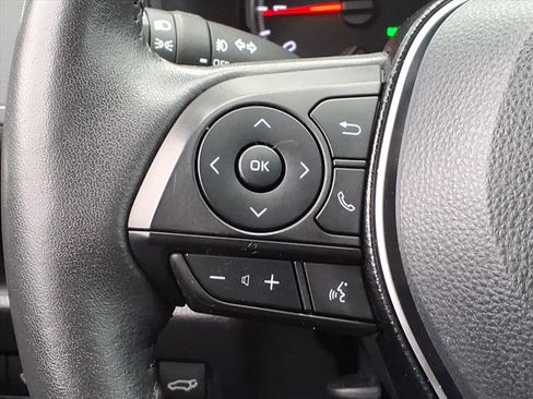 Used 2020 Toyota RAV4 XLE Premium image 20