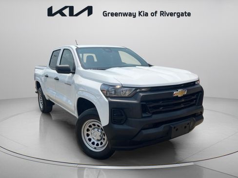 Used 2025 Chevrolet Colorado W/T RWD image 1
