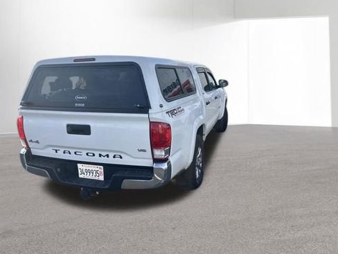 Certified 2017 Toyota Tacoma SR5 w/ Tow Package image 17