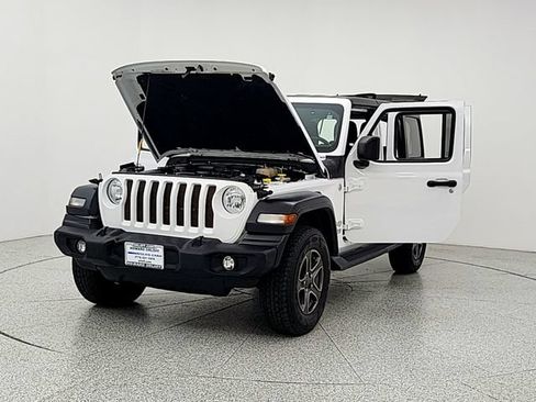 Used 2018 Jeep Wrangler Unlimited Sport S AWD/4WD image 9