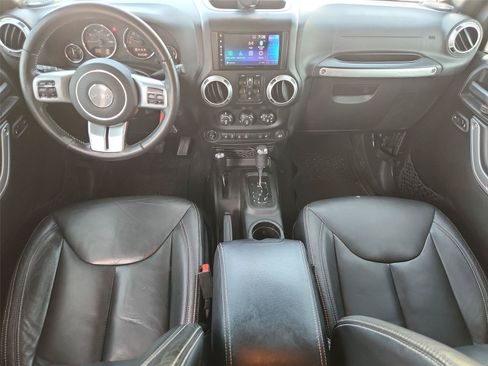 Used 2016 Jeep Wrangler Unlimited Rubicon AWD/4WD image 18