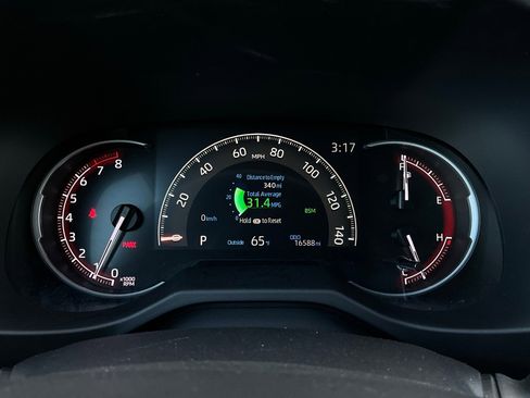 Used 2025 Toyota RAV4 XLE image 38