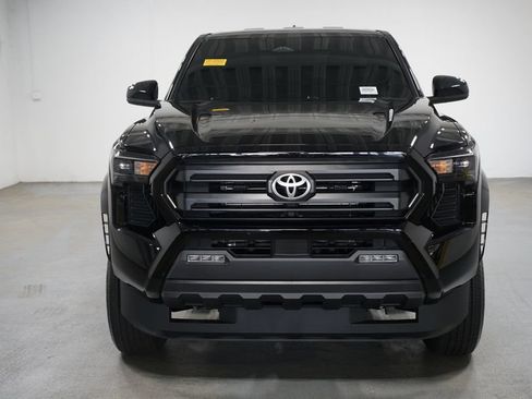 Certified 2025 Toyota Tacoma SR5 AWD/4WD image 2