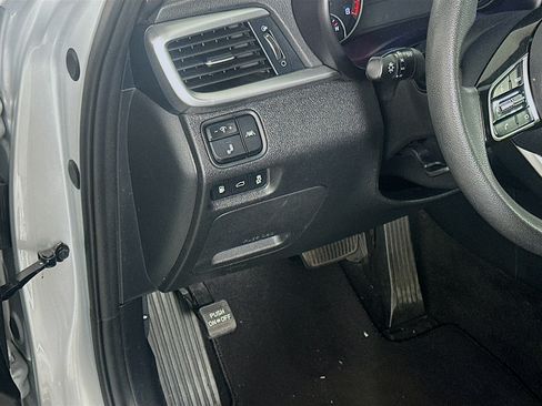 Used 2020 Kia Optima LX FWD image 17