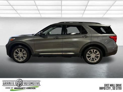 Used 2023 Ford Explorer XLT w/ Equipment Group 202A AWD/4WD image 2