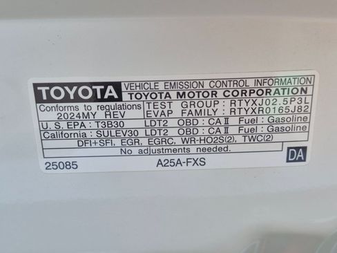 Used 2024 Toyota RAV4 LE AWD/4WD image 23