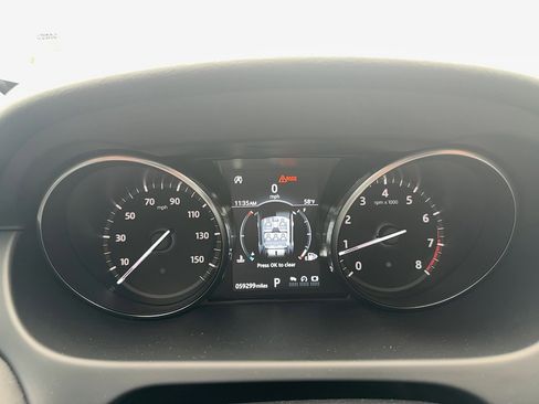 Used 2018 Land Rover Discovery Sport HSE image 14