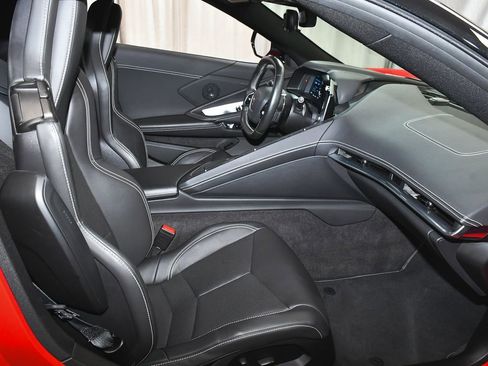 Used 2024 Chevrolet Corvette Stingray Convertible RWD image 49