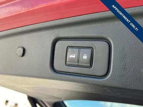 Used 2023 Nissan Pathfinder SL w/ SL Premium Package AWD/4WD image 16
