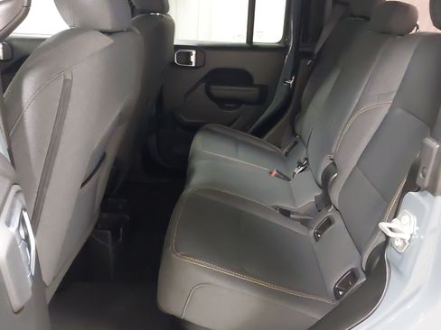 Used 2025 Jeep Gladiator Sport AWD/4WD image 37
