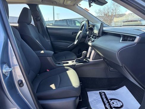 Used 2022 Toyota Corolla Cross LE w/ Moonroof Package image 14