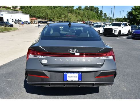 New 2025 Hyundai Elantra Blue image 4