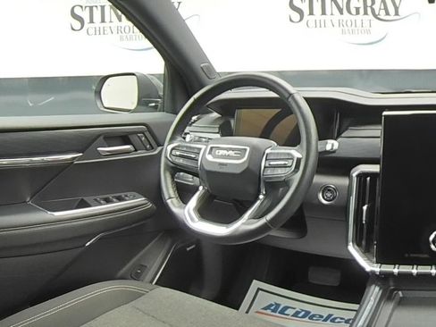 Used 2025 GMC Acadia Elevation FWD image 19