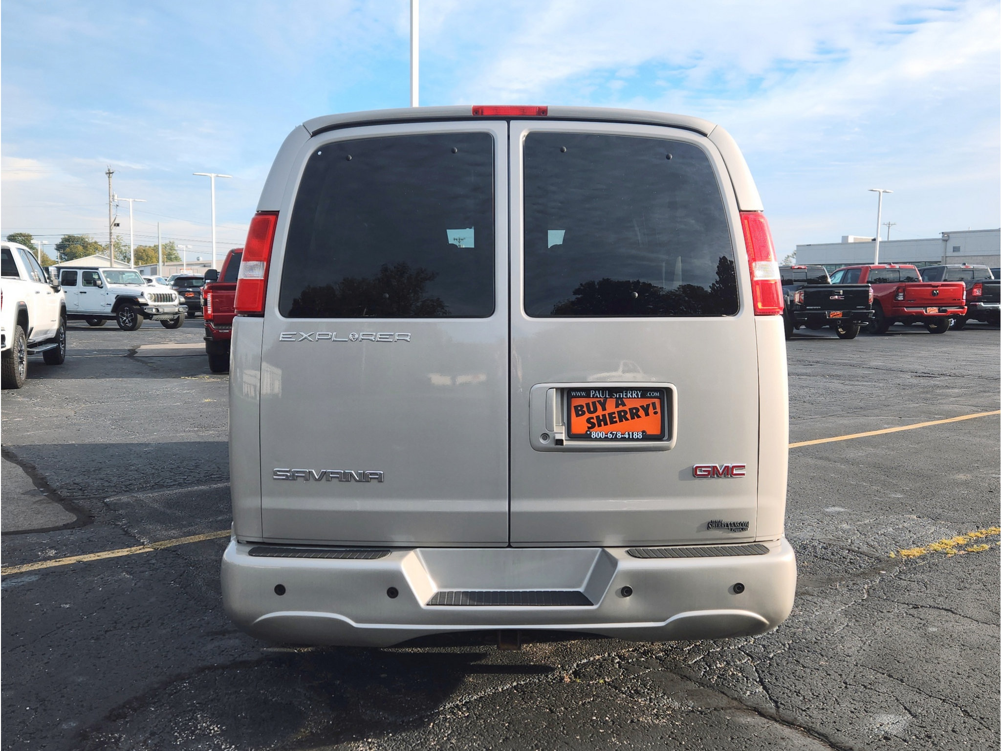 Used 2022 GMC Savana 2500 w/ Enhanced Convenience Package RWD image 11