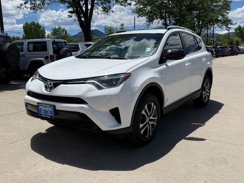 Used 2016 Toyota RAV4 LE AWD/4WD image 8