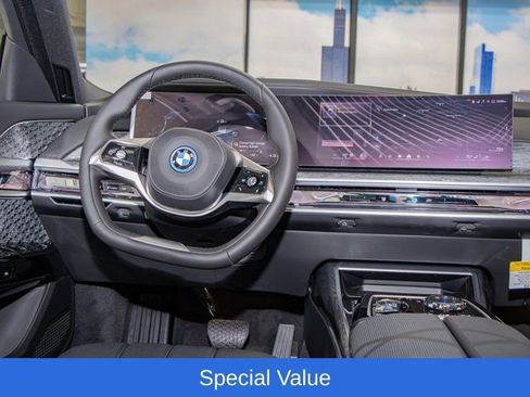 Used 2025 BMW i7 xDrive60 w/ Premium Package AWD/4WD image 17