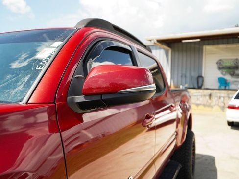 Used 2019 Toyota Tacoma TRD Sport w/ Technology Package RWD image 24