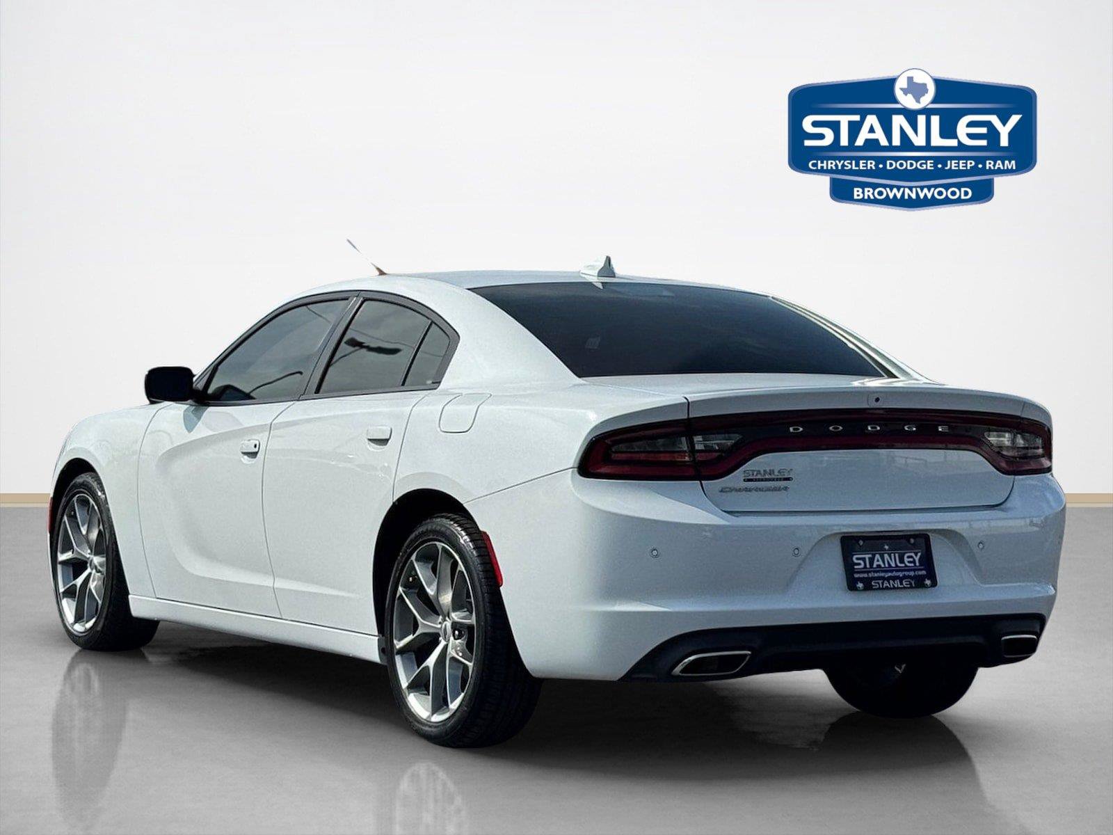 Used 2022 Dodge Charger SXT w/ Plus Group RWD image 6
