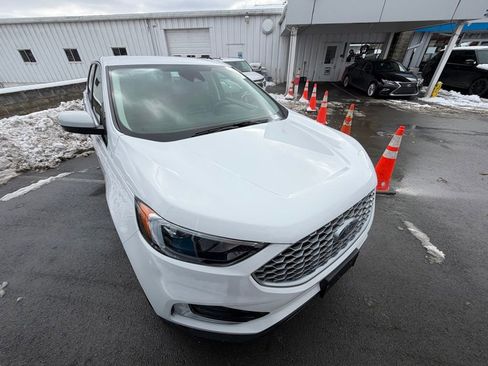 Used 2024 Ford Edge SEL image 7