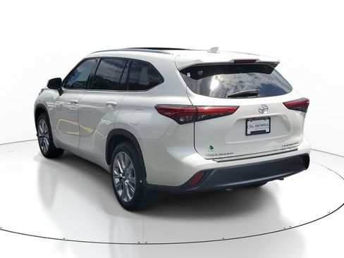 Used 2020 Toyota Highlander Limited AWD/4WD image 3