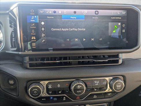 Used 2024 Jeep Wrangler Willys image 15